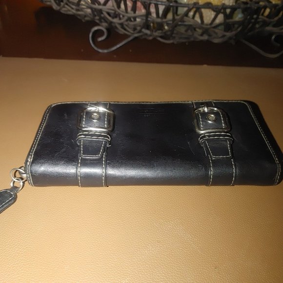 Coach Black Leather Zip Around Wallet Vintage Purple Interior Buckle Details - Picture 3 of 11